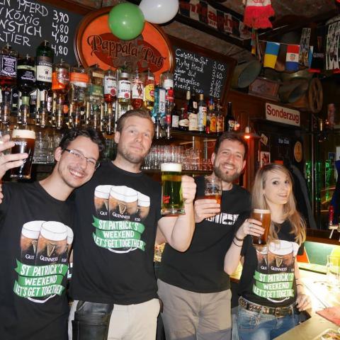 Pappala Pub - Team